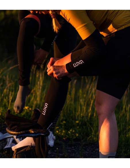 compact size of arm warmers let you keep comfortable inside back pocket during longest rides