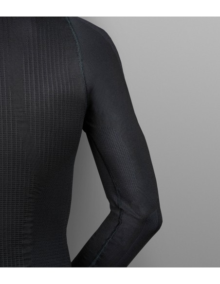 wielostrefowe panele dbają o komfort termiczny w trakcie zimowego treningu kolarskiego