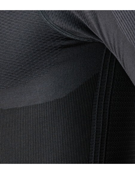 Zimowa bielizna na rower 'Luxa Silver Plus' jest uszyta z 2-warstwowego materiału