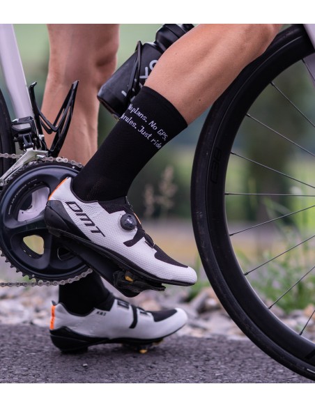 small inscription on right side of the sock with caption 'no plans no gps no rules'