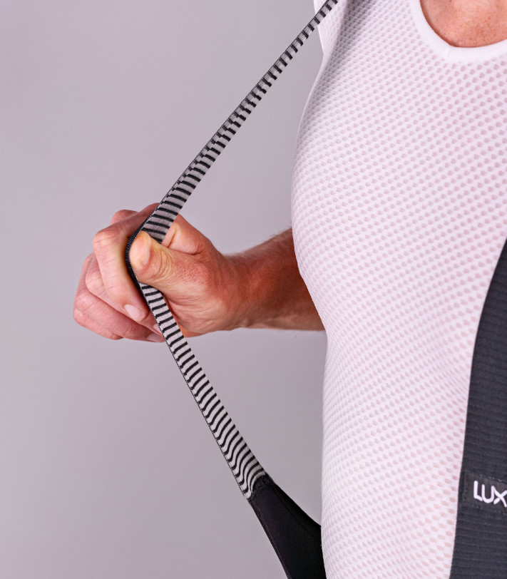 szelki w spodenkach kolarskich Luxa Ultimate są bardzo elastyczne i nie powodują obtarć na ramionach