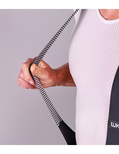 szelki w spodenkach kolarskich Luxa Ultimate są bardzo elastyczne i nie powodują obtarć na ramionach