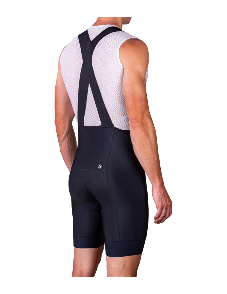 profesjonalne spodenki rowerowe marki Luxa całe czarne bez napisów i logotypów, schludne bez oznakowania