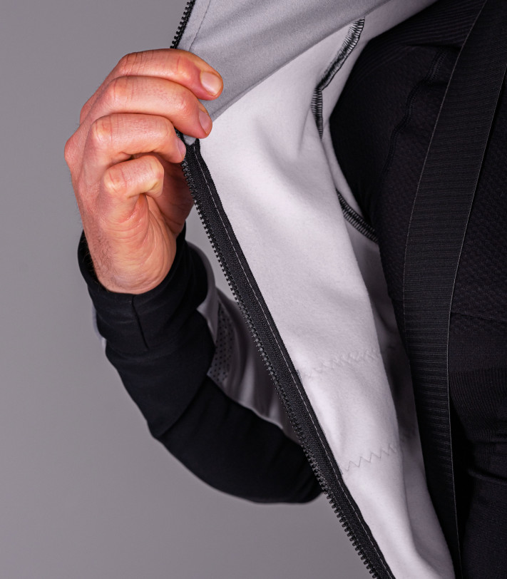 wnętrze kurtki ocieplone mikropolarem