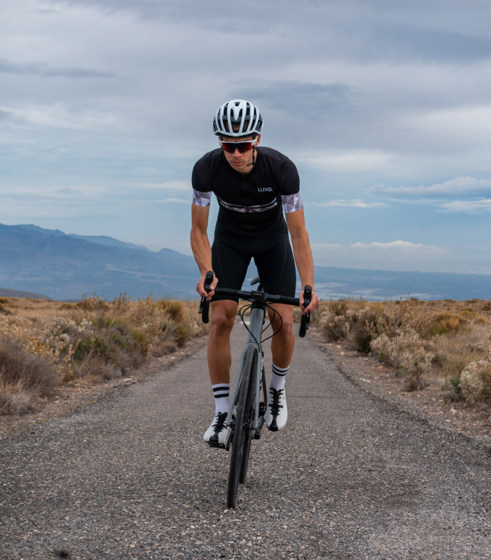 socks with 2 black stripes and base yarn in all pure white color