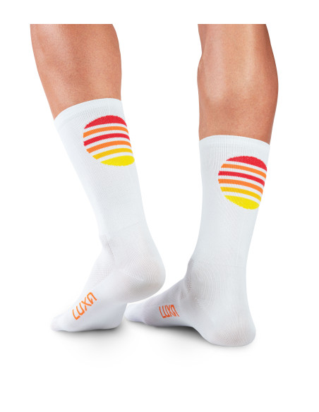 Die weißen Retro Rise Socken wurden für sommerliche Ausfahrten