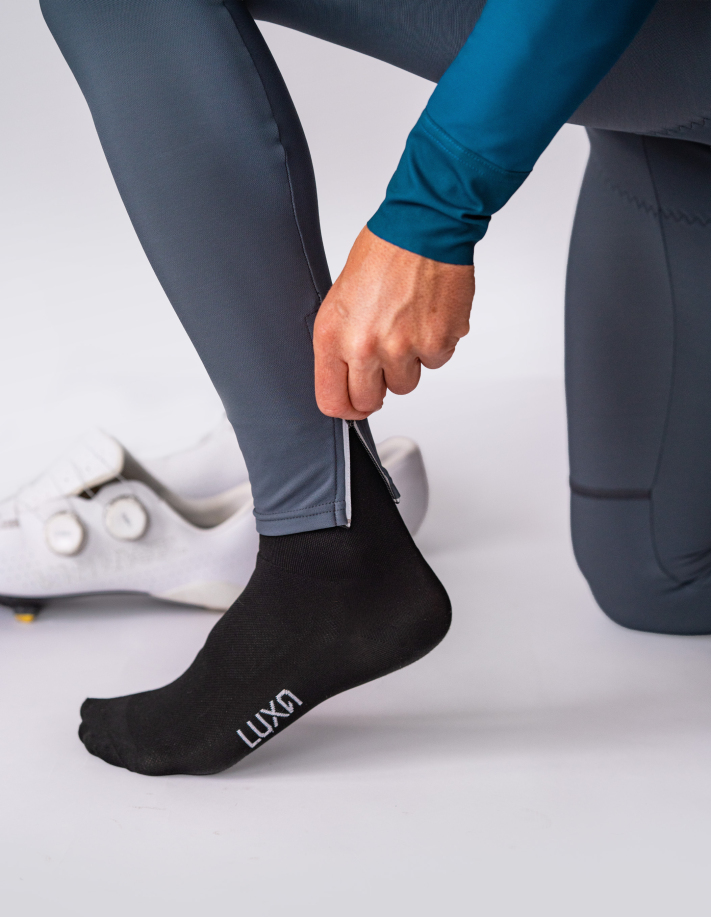 Element Gray Radhose für Herbst - Detail des Reißverschlusses am Beinabschluss